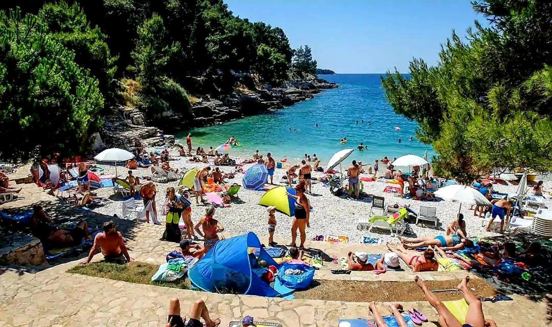 Apartment Mon Cheri-Located In A Quiet Neighbourhood Near Beaches Free Parking Pula Exterior foto