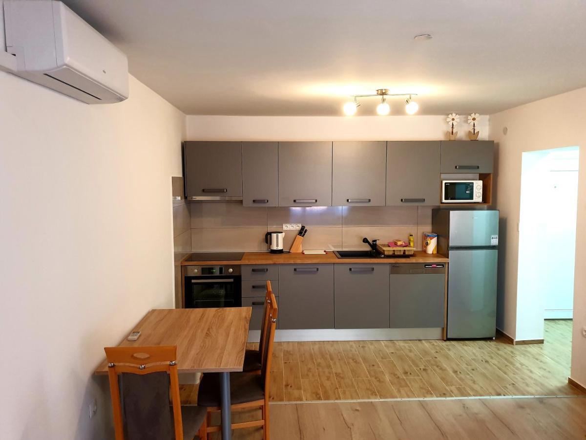 Apartment Mon Cheri-Located In A Quiet Neighbourhood Near Beaches Free Parking Pula Exterior foto