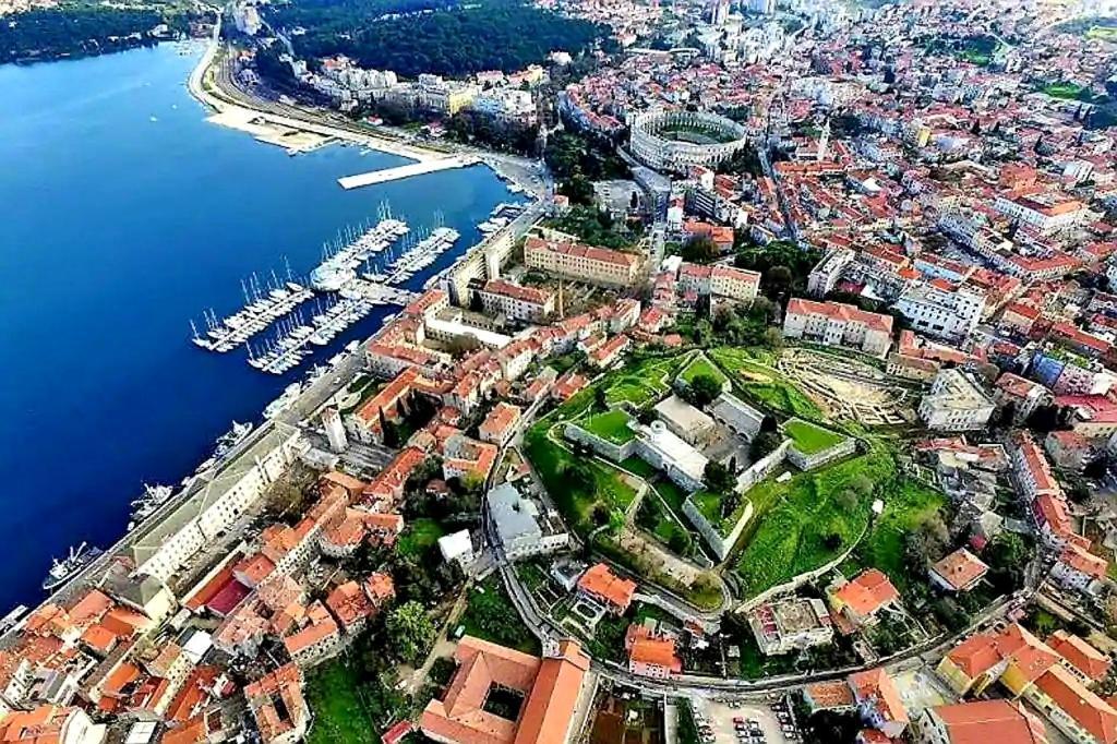 Apartment Mon Cheri-Located In A Quiet Neighbourhood Near Beaches Free Parking Pula Exterior foto